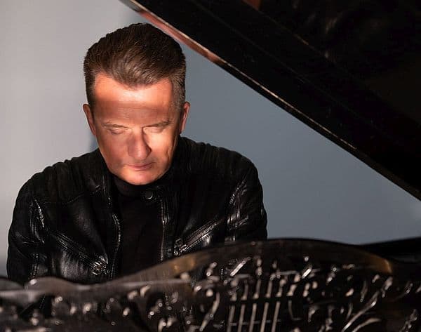 Pianista Leszek Komosa zaprasza do "Ogrodów Życia"