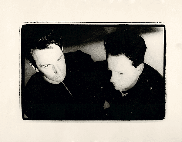 Cabaret Voltaire odkodował "Code"