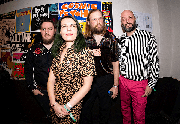 Izzy and the Black Trees