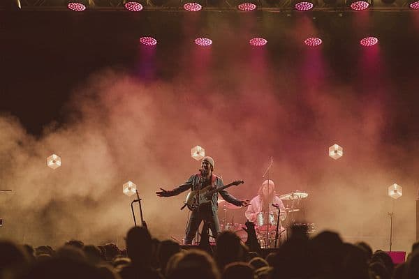Theo Katzman wystąpi w Warszawie