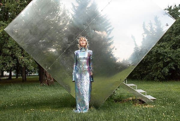 Ina West zaprasza do "Raju"