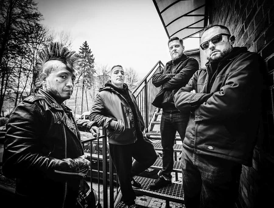 Booze & Glory i 'C'est La Vie'