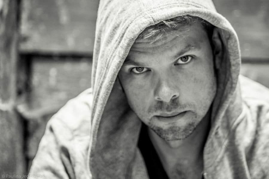 Michał Szczerbiec "Statystuje" w nowym klipie